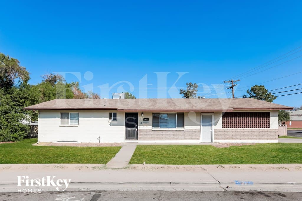 1010 W 4th Pl