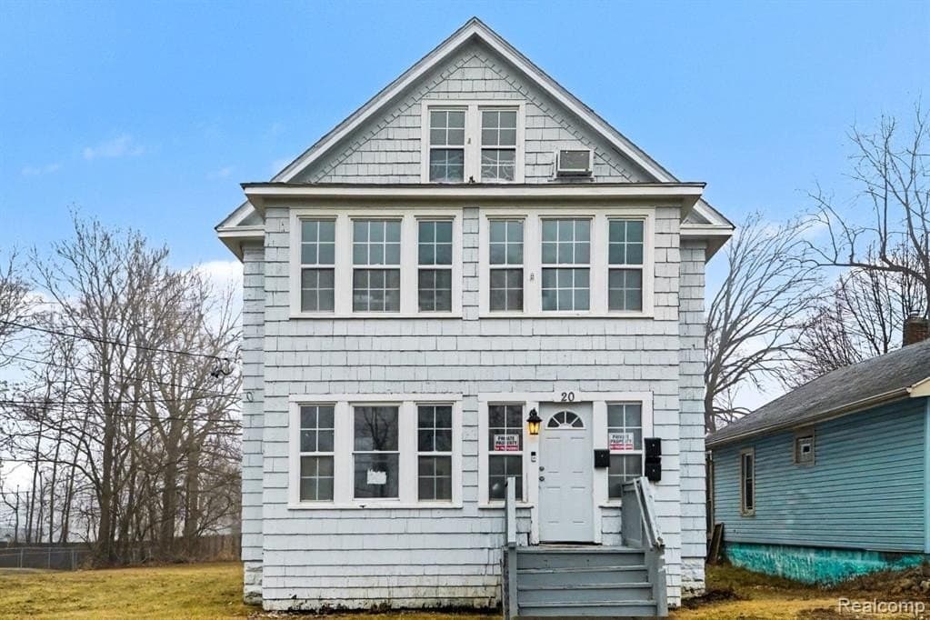 20 Frank St