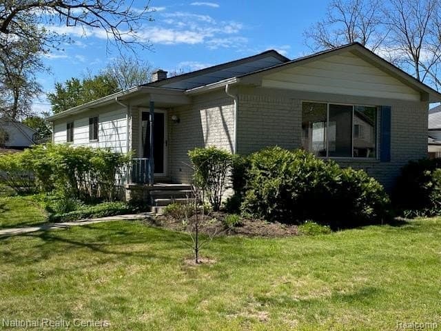 903 Roselawn Dr