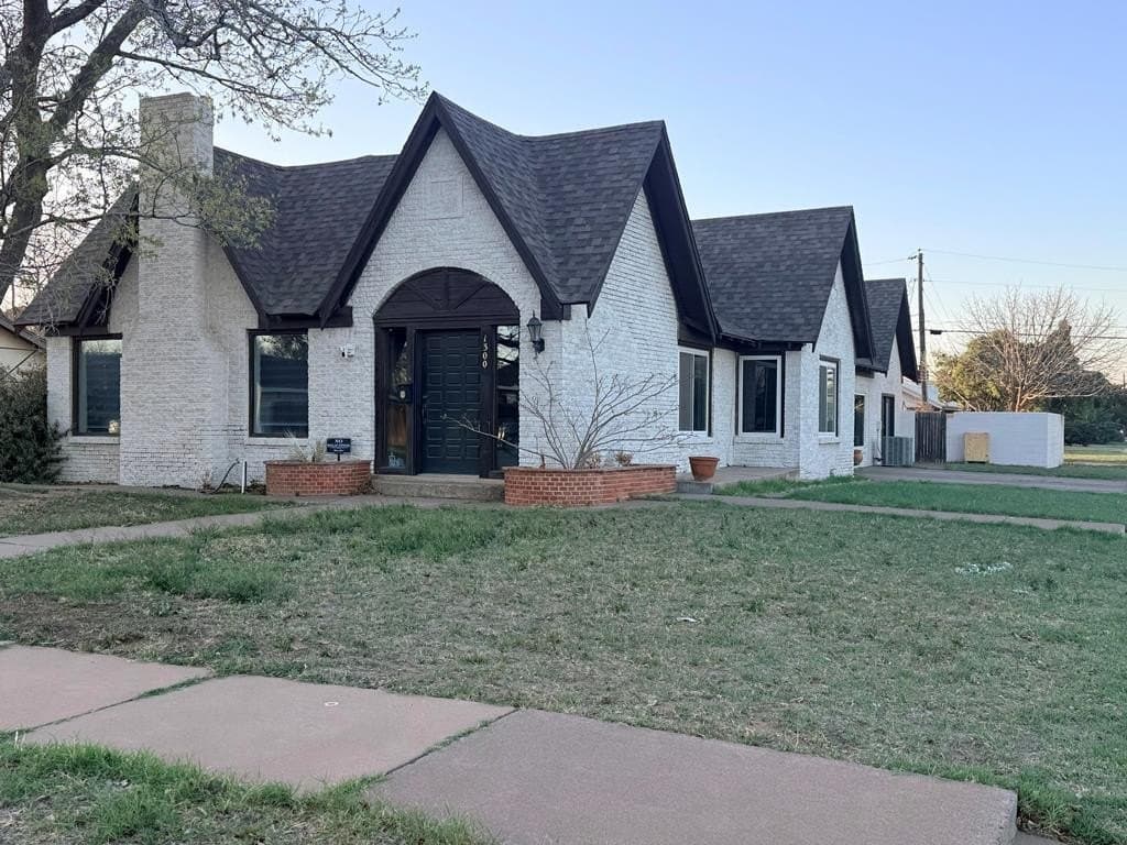 1300 W Ohio Ave