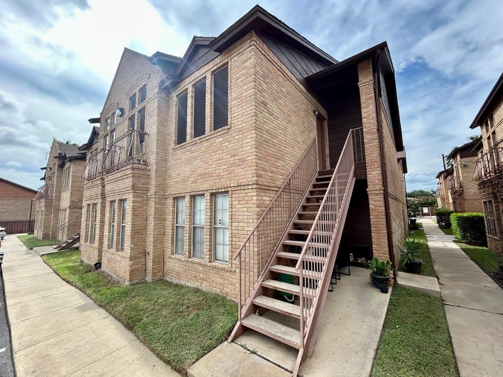 203 Martingale Ln Unit 40