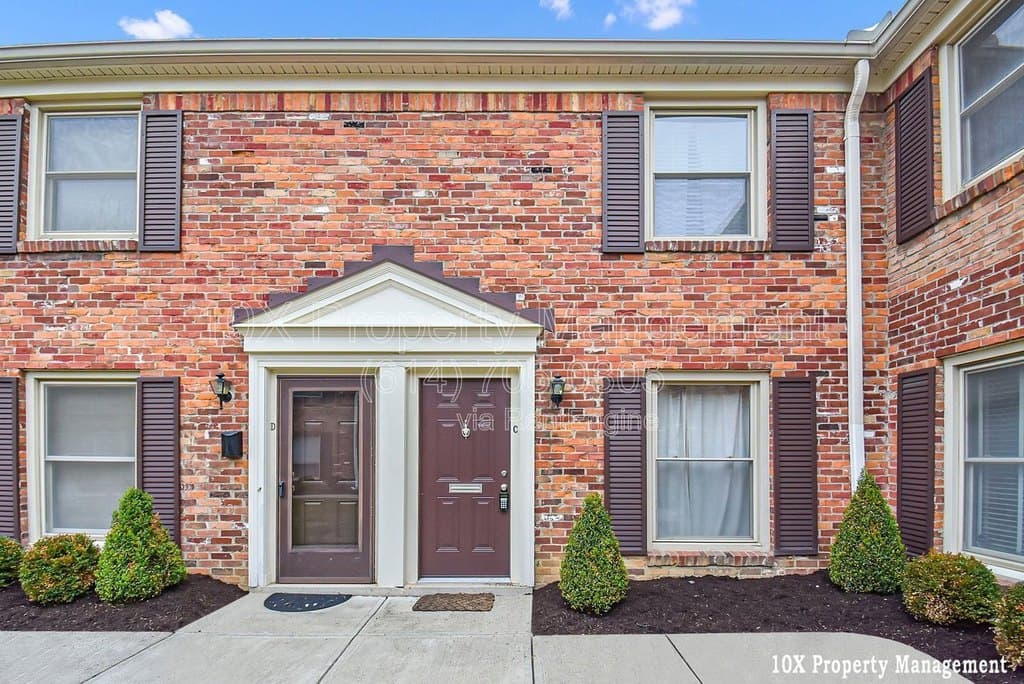 911 Manor Ln Unit C