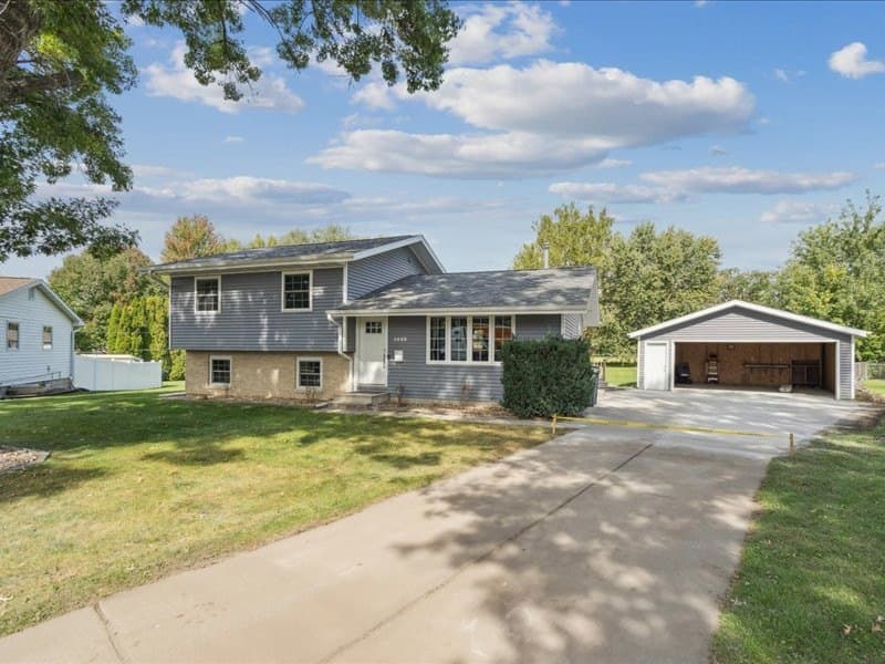 1429 Columbus Dr