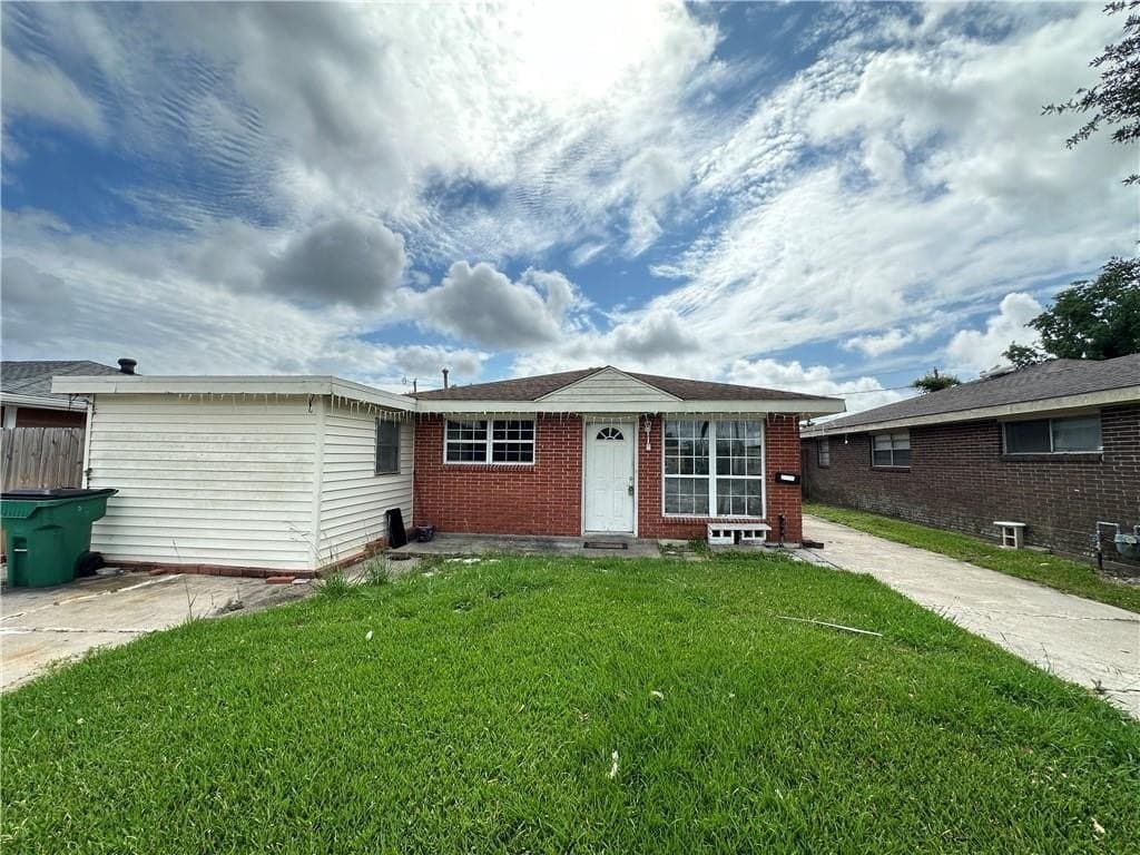 1645 Dogwood Dr
