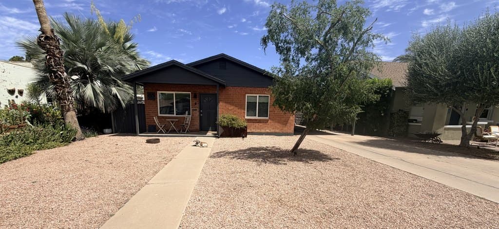 908 E Coronado Rd