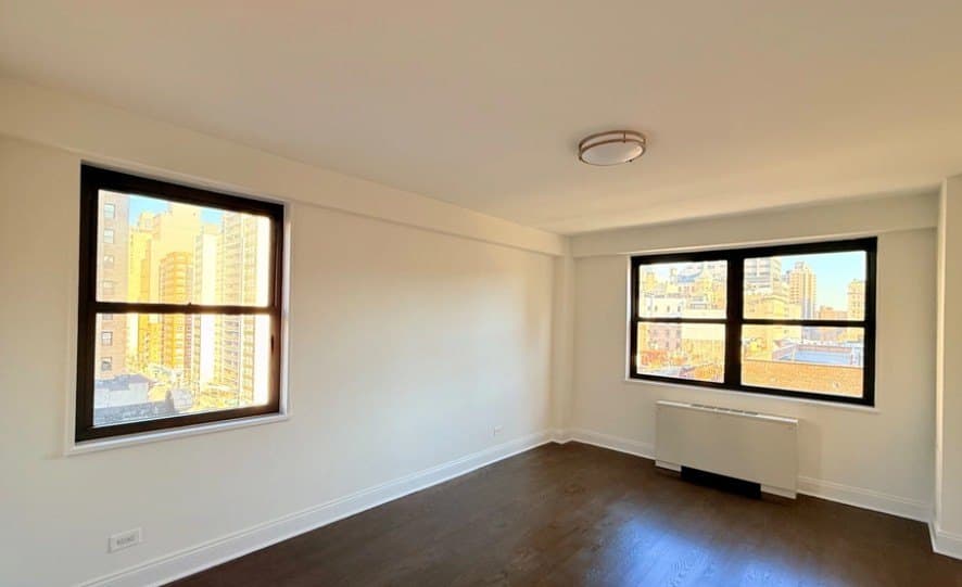142 E 16th St Apt 8G