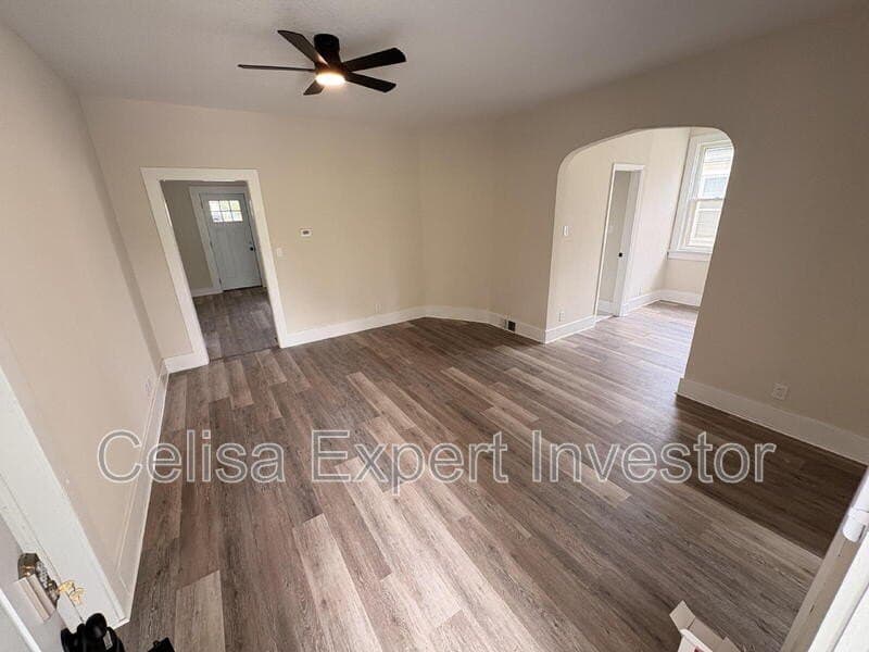 805 Edgewater Ave