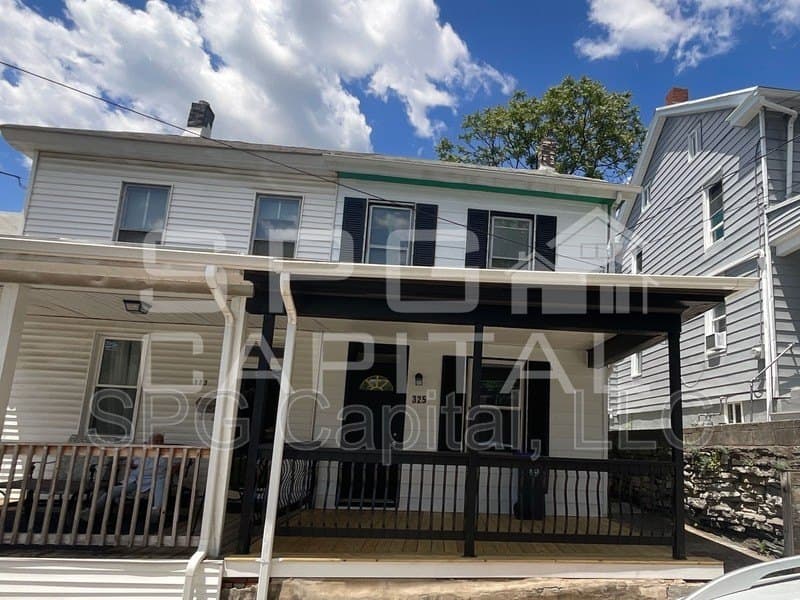 325 Lincoln St