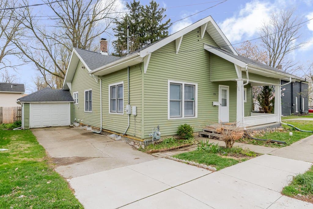 306 Brown St