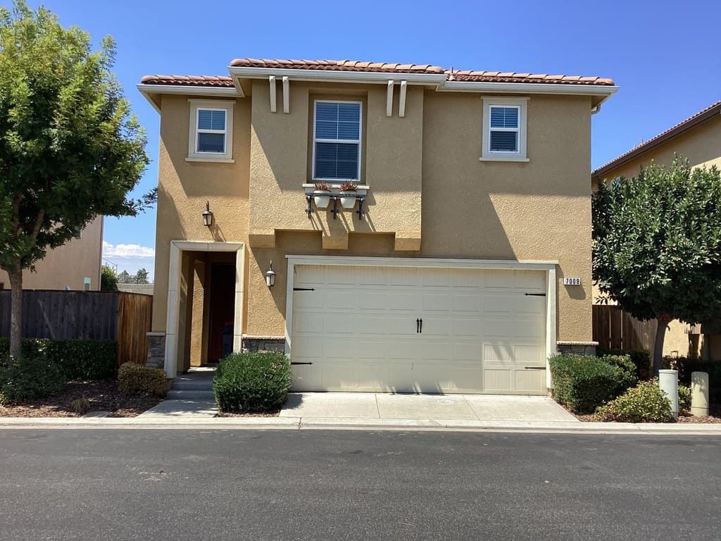 7009 N Harmony Dr
