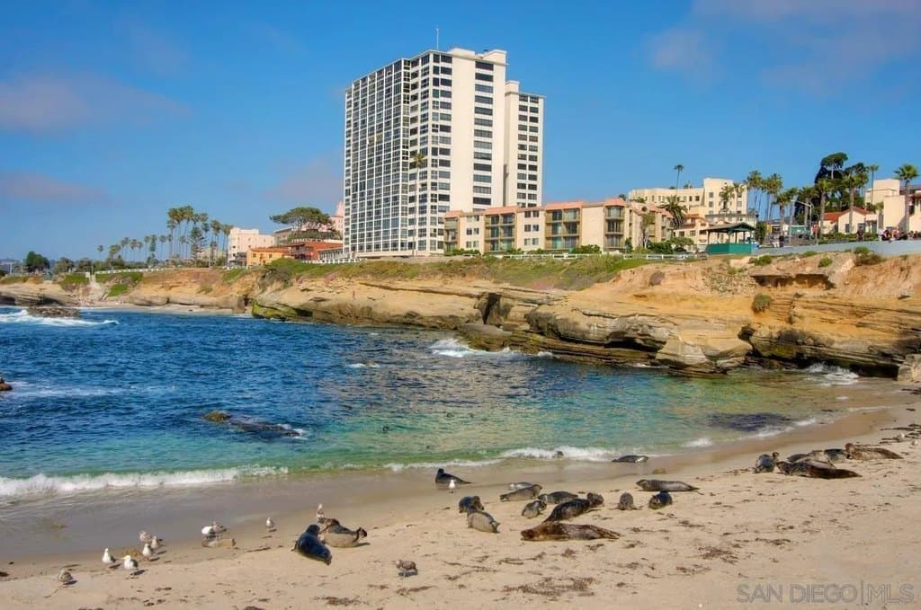 939 Coast Blvd Unit Lb