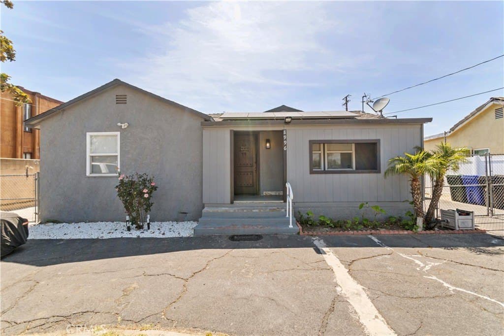 8996 Newport Ave