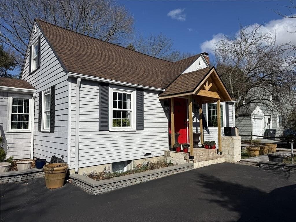 207 Main Ave