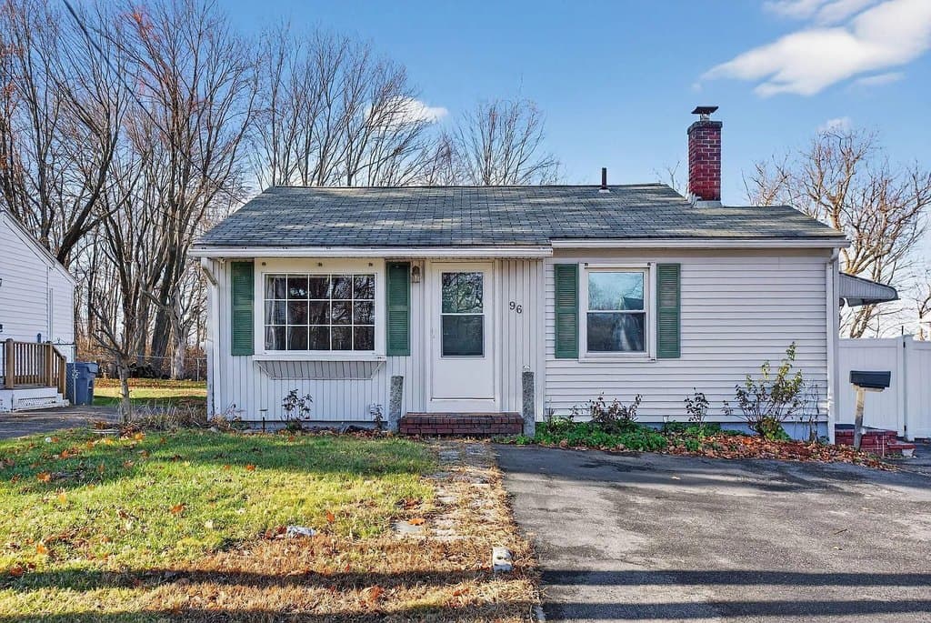 96 Holm Ave