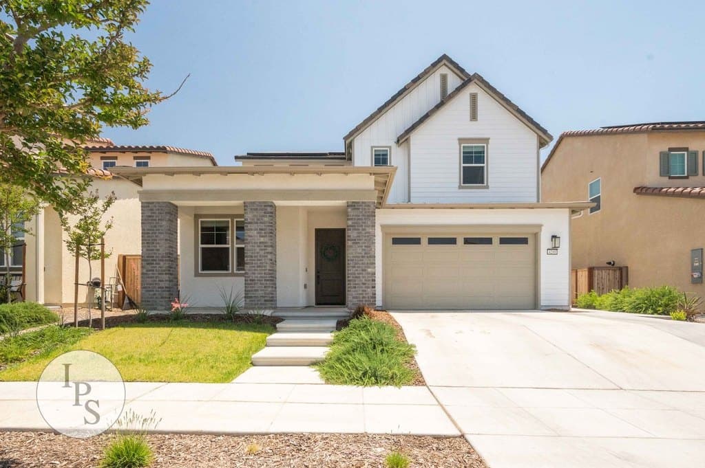 4299 Vineyard Dr