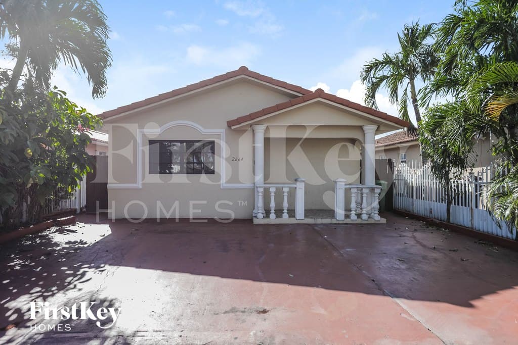 2664 W 70th Pl