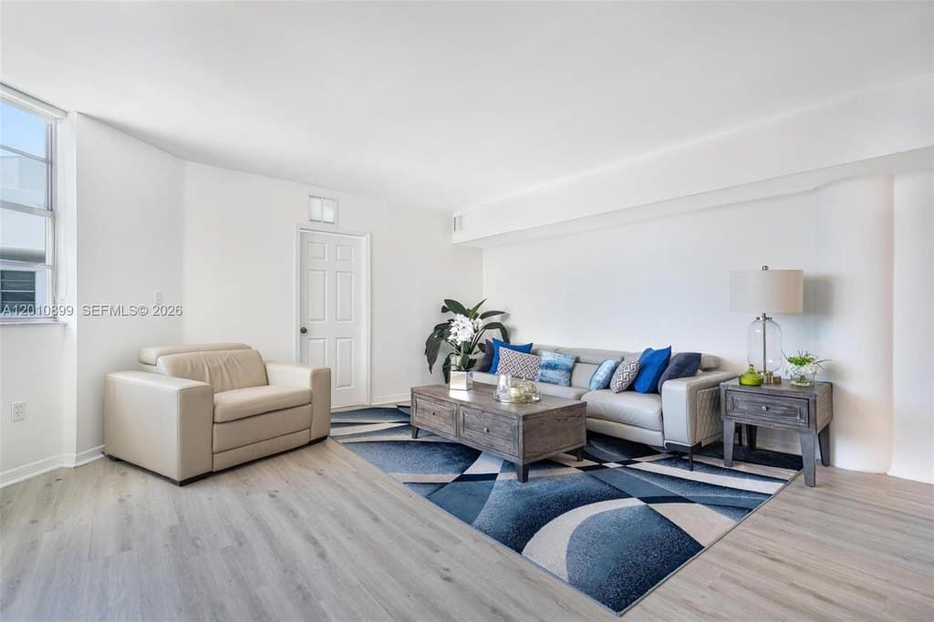 825 Brickell Bay Dr Apt 2042