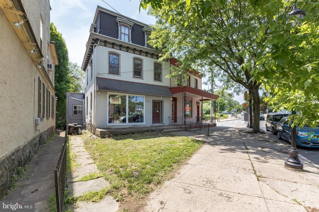6234 Ridge Ave Unit 2