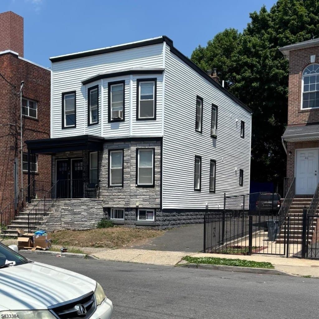 43 Bragaw Ave