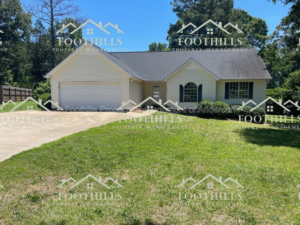 3109 Pinehurst Ln