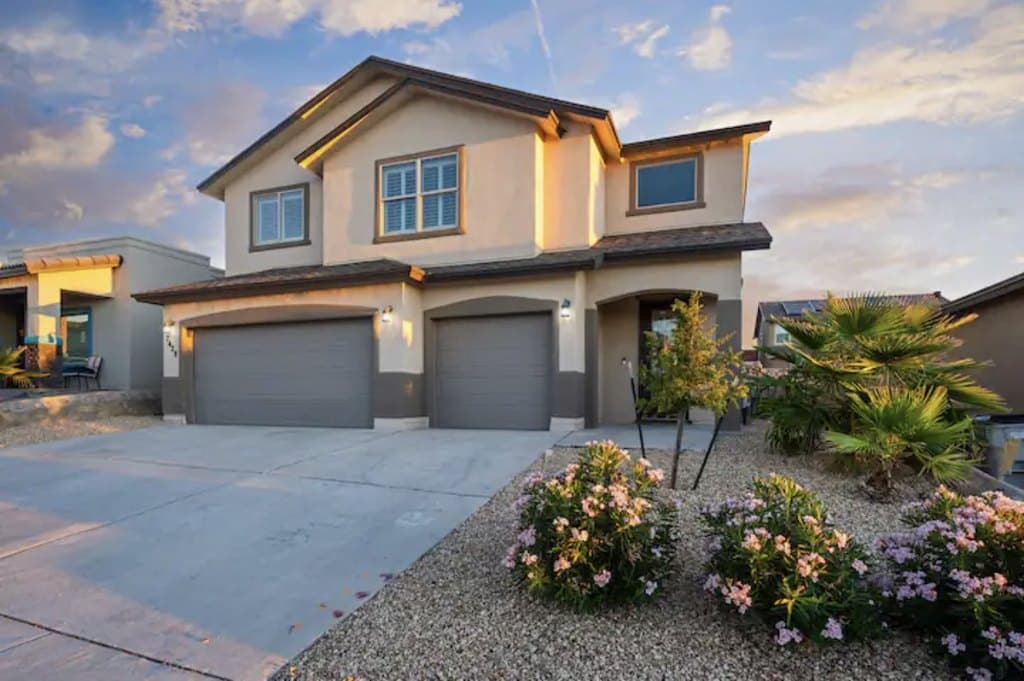 7428 Glacier Dr