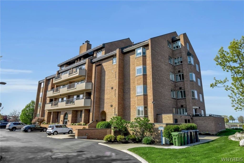 40 Waterfront Cir Unit 306