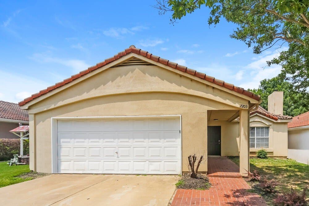 7203 Atterbury Cir E
