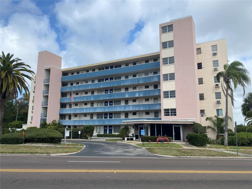 200 N Betty Ln Apt 3E