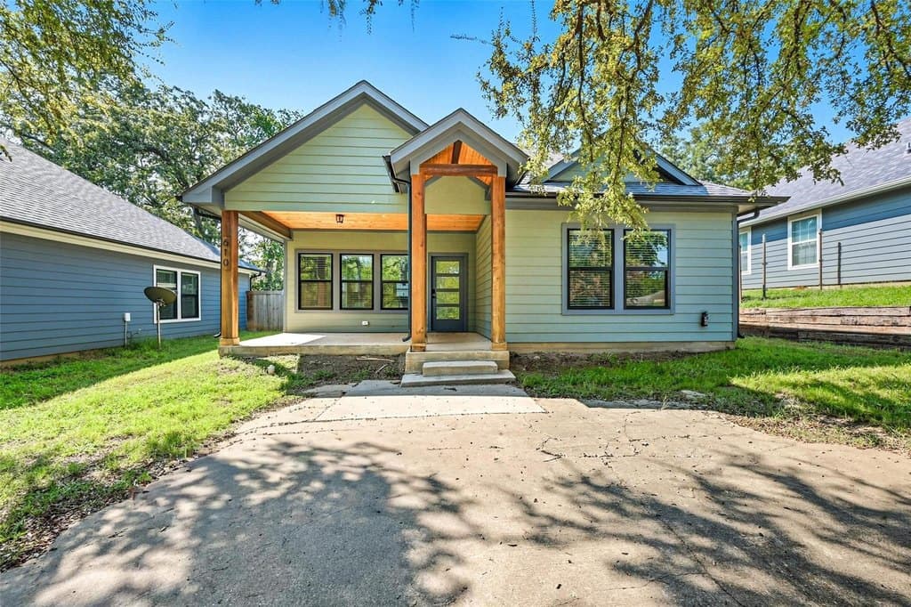 608 E Texas St Unit 610