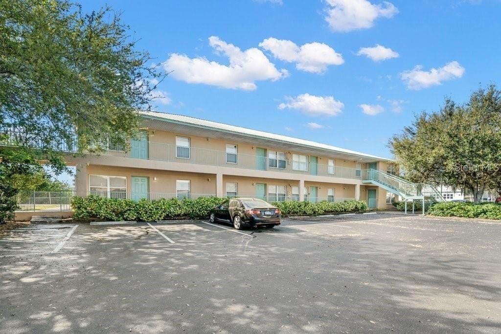 5816 Congress St Apt 203