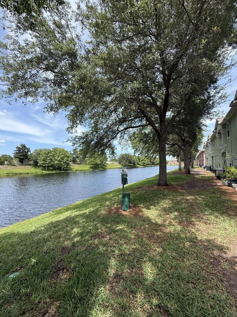 13819 Herons Landing Way Apt 4