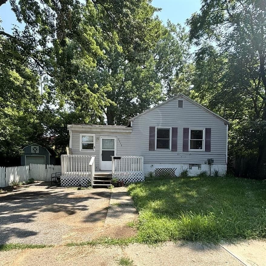 3515 Bergman Ave