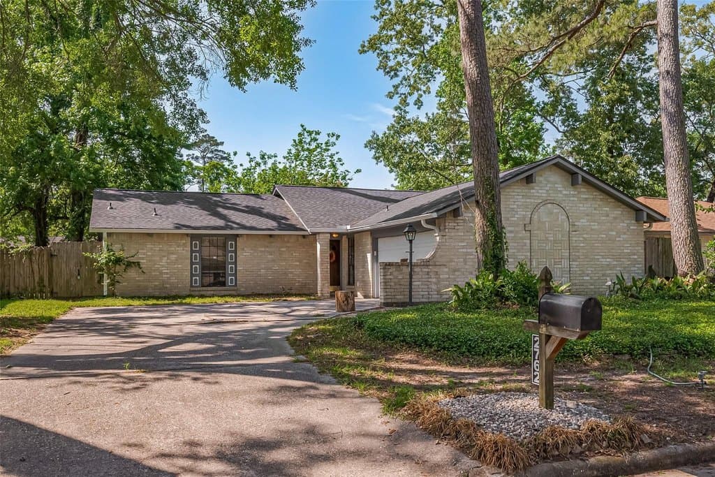 2762 Foliage Green Dr