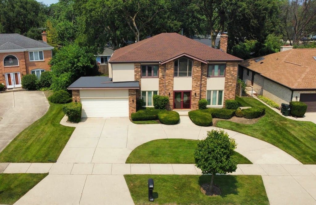 3320 Lakewood Ct