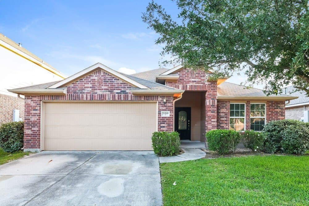 21519 Kings Bend Dr