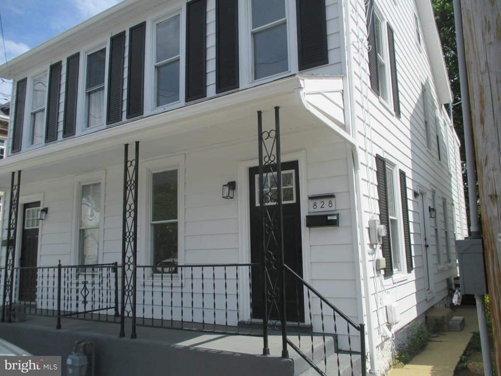 828 Broad St
