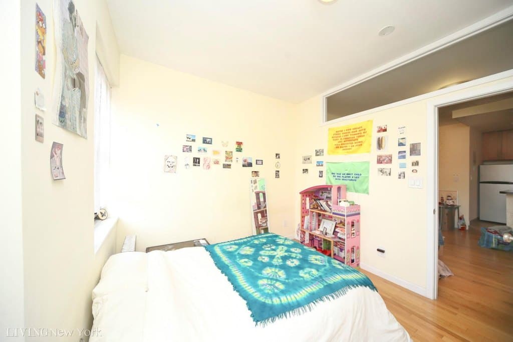 83 E 7th St Apt 5A