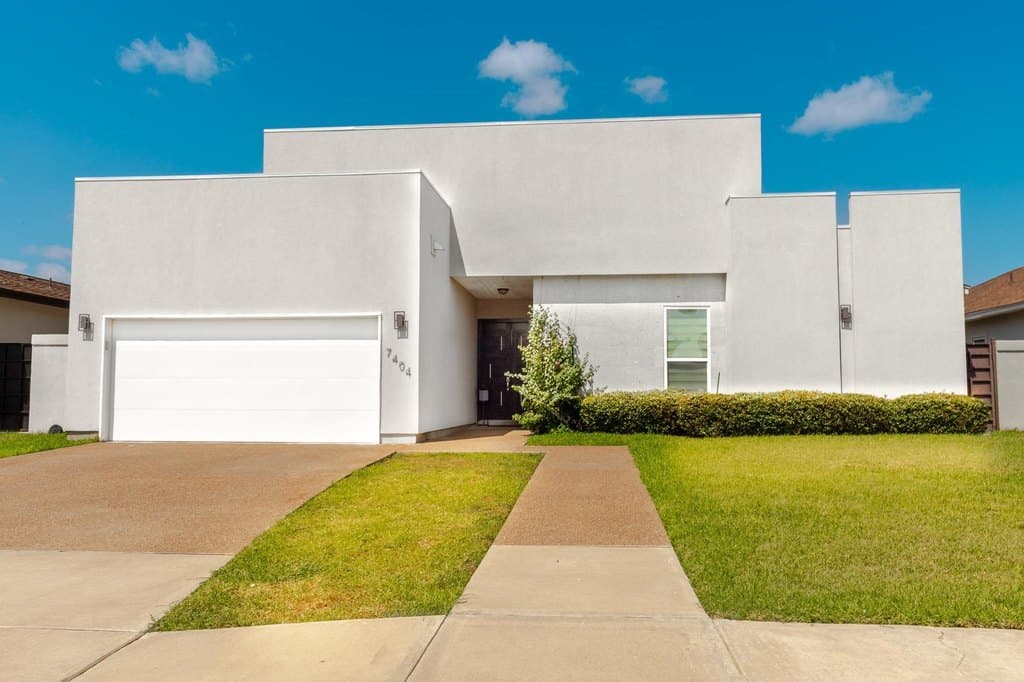 7404 Thomas Harris Dr