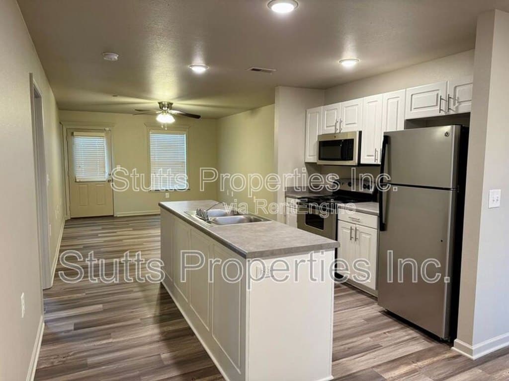 104 Spindle Ct