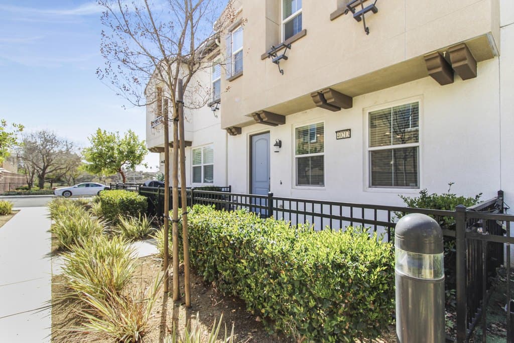 40213 Calle Real