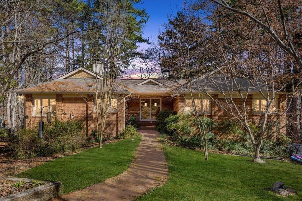 108 Campbell Ln