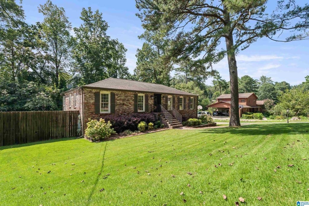 3708 Northcote Dr