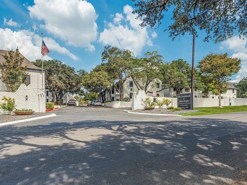 The Landmark at Alamo Heights