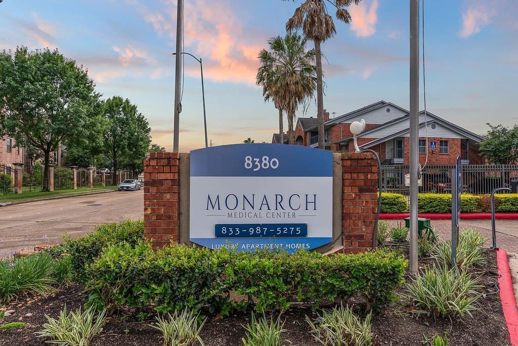 Monarch Medical Center