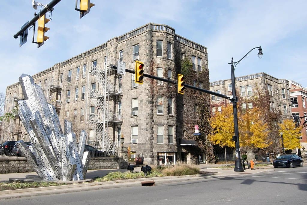 Greystone Court Apartments