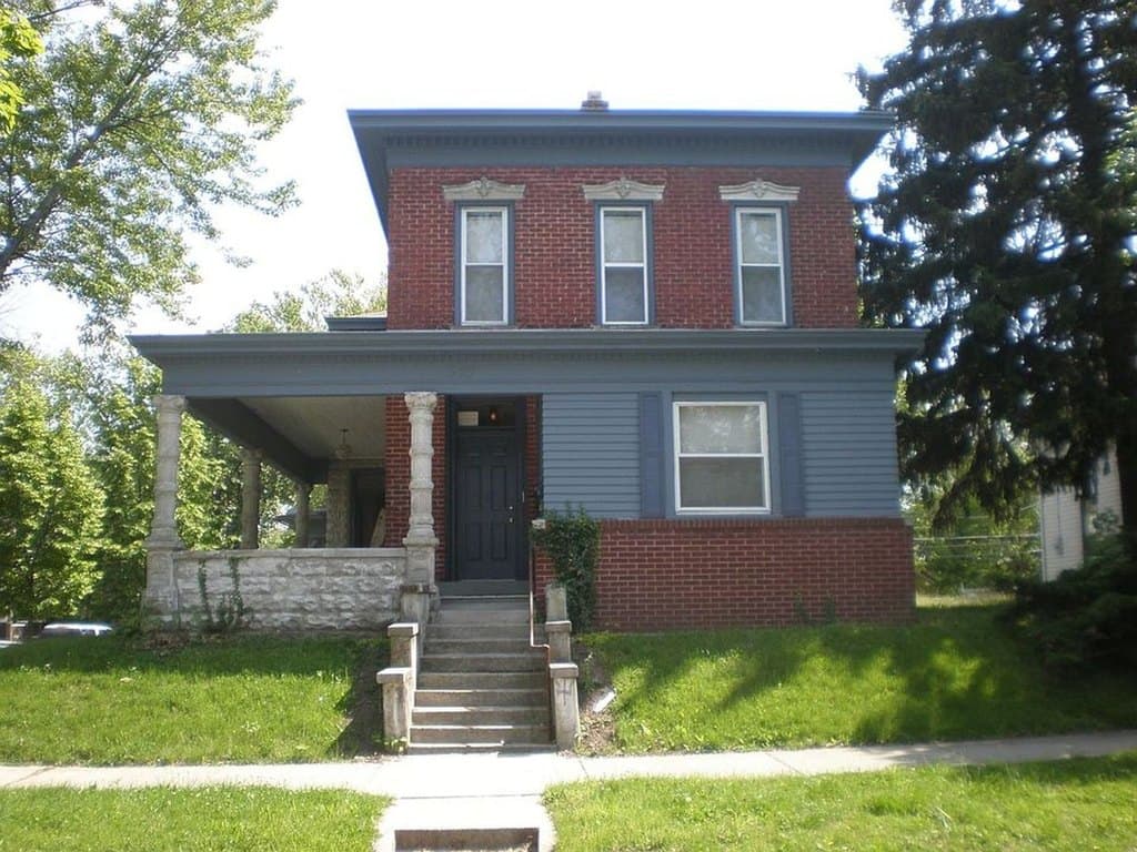 303 W Dewald Street