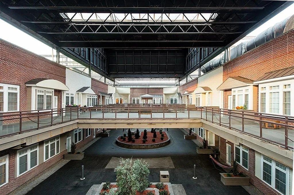 Residence Court (900 Chapel Mall)