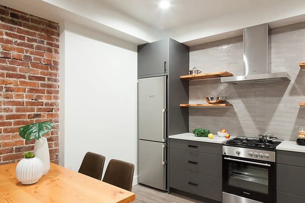 423 Terry Apartment