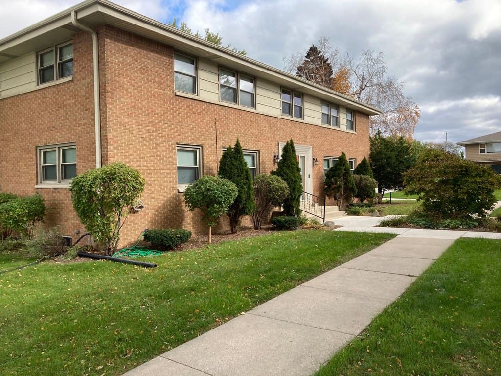 5295 N. Mohawk Ave.