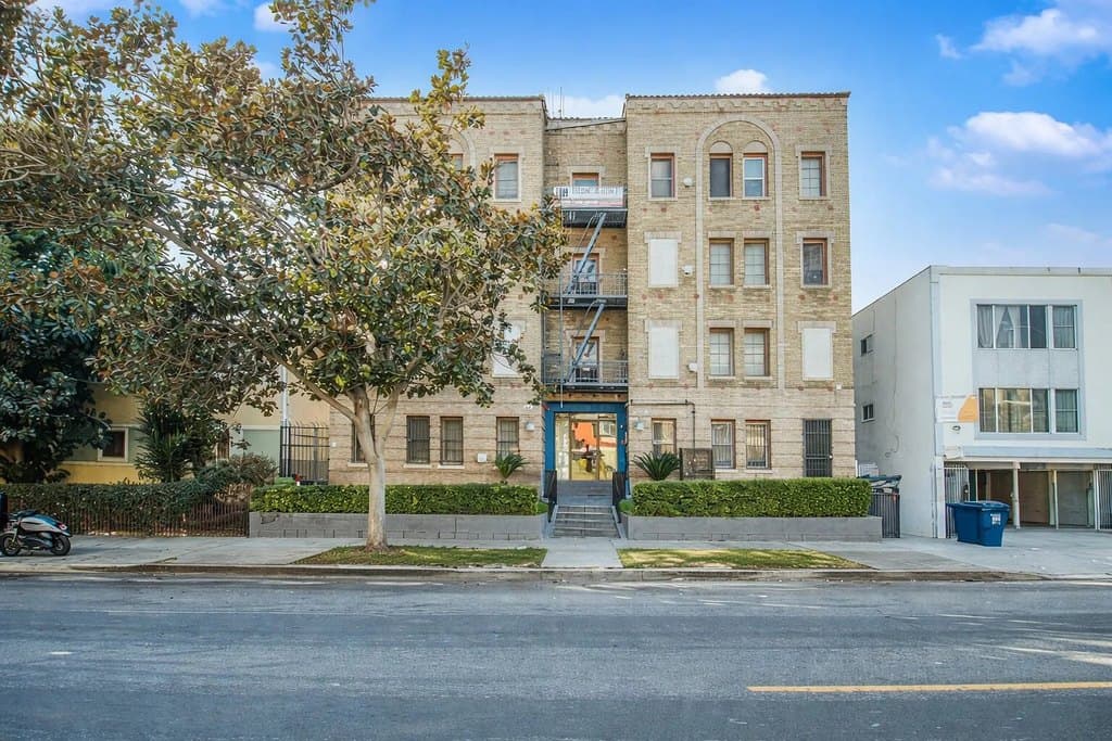 Catalina Apartments